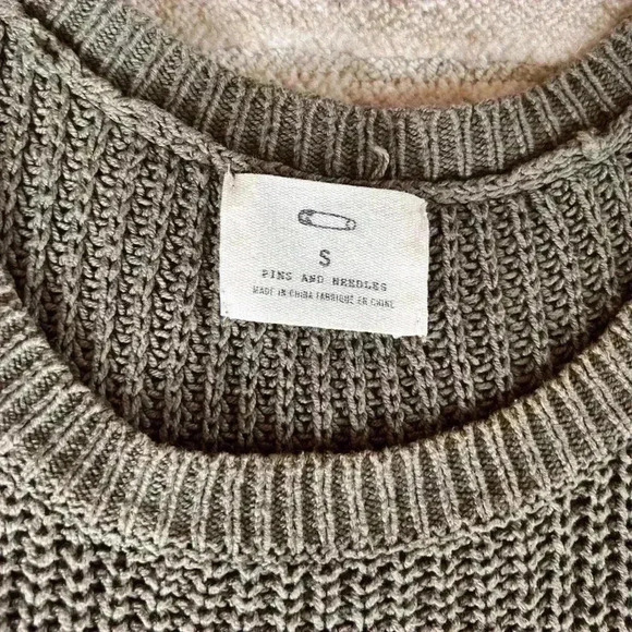 NWOT URBAN OUTFITTERS Oversized Sweater - Small - Picture 1 of 8
